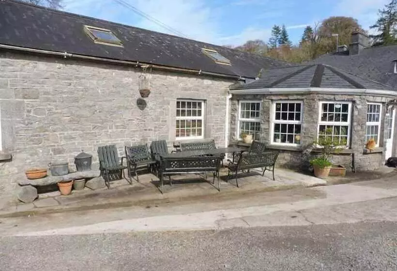 Hotelli Ross House Equestrian Holidays