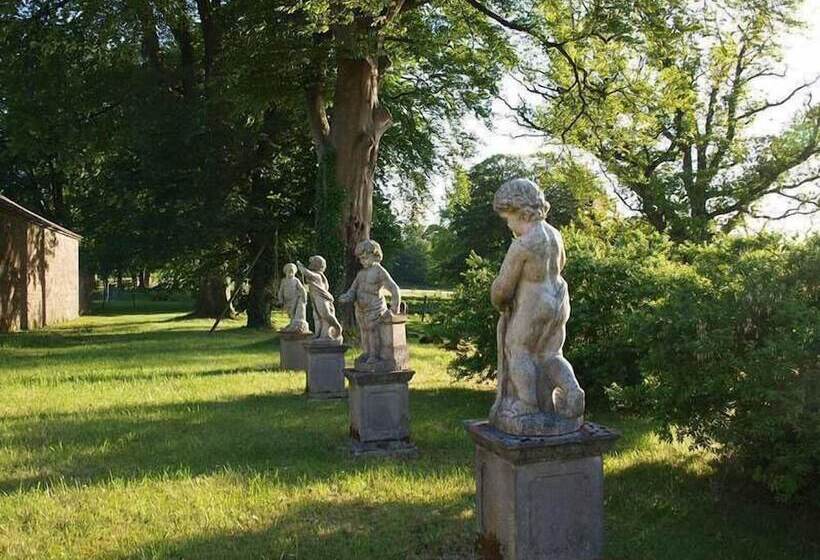 בית מלון כפרי Ross House Equestrian Holidays