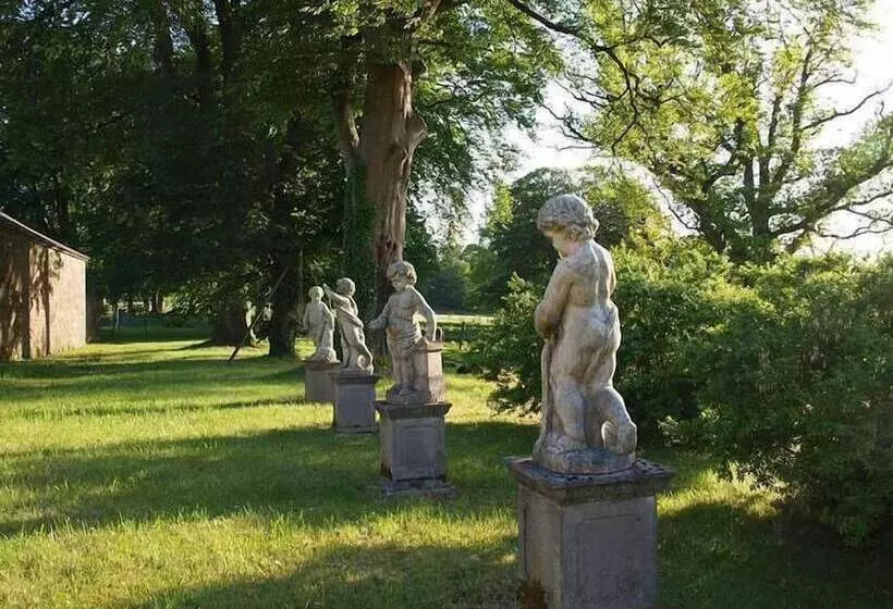 Hotelli Ross House Equestrian Holidays