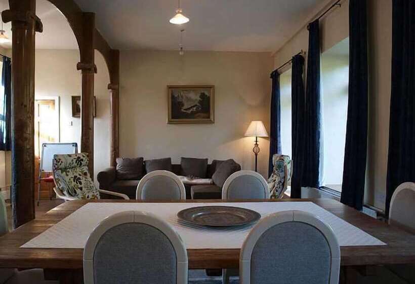 בית מלון כפרי Ross House Equestrian Holidays