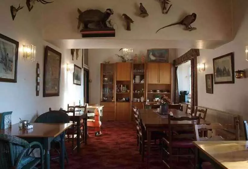 Hotelli Ross House Equestrian Holidays