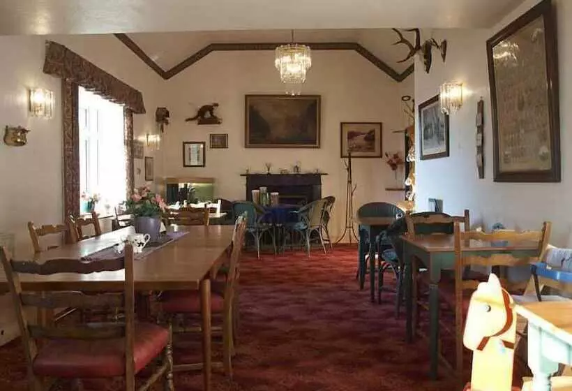 Hotelli Ross House Equestrian Holidays