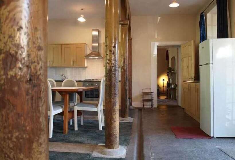 בית מלון כפרי Ross House Equestrian Holidays