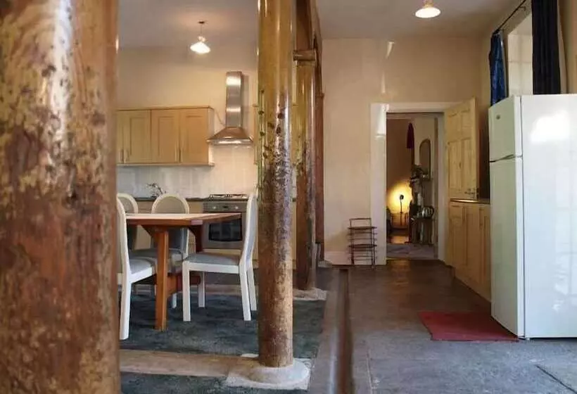 Hotelli Ross House Equestrian Holidays