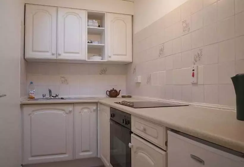 Hotelli Ross House Equestrian Holidays