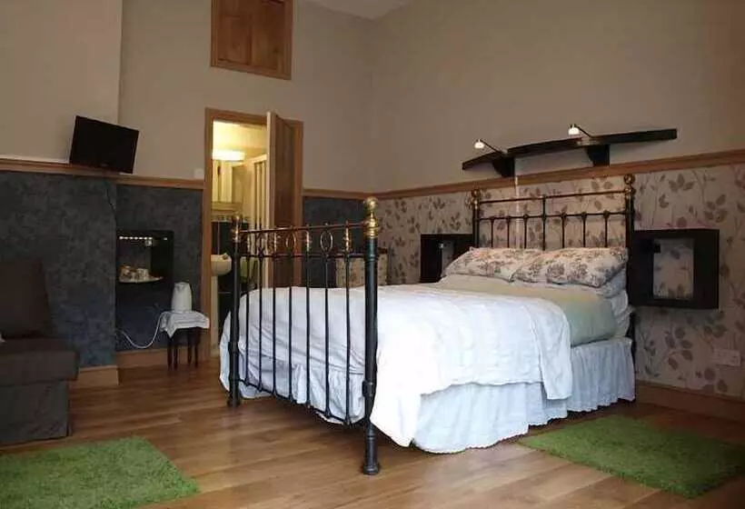 Hotelli Ross House Equestrian Holidays