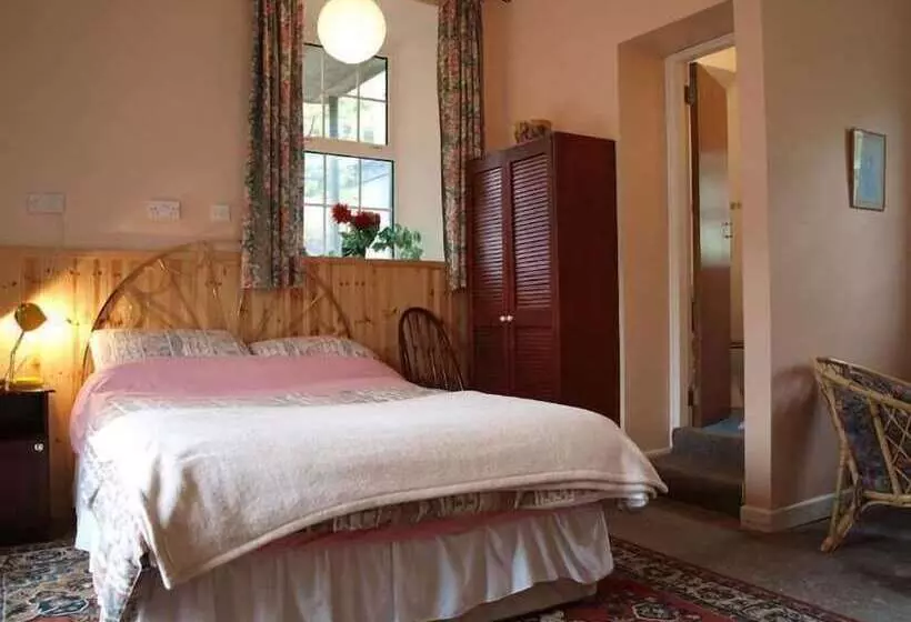 Hotelli Ross House Equestrian Holidays