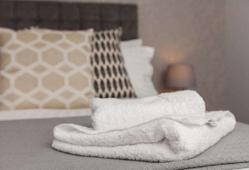 Duloch Apartments Tp