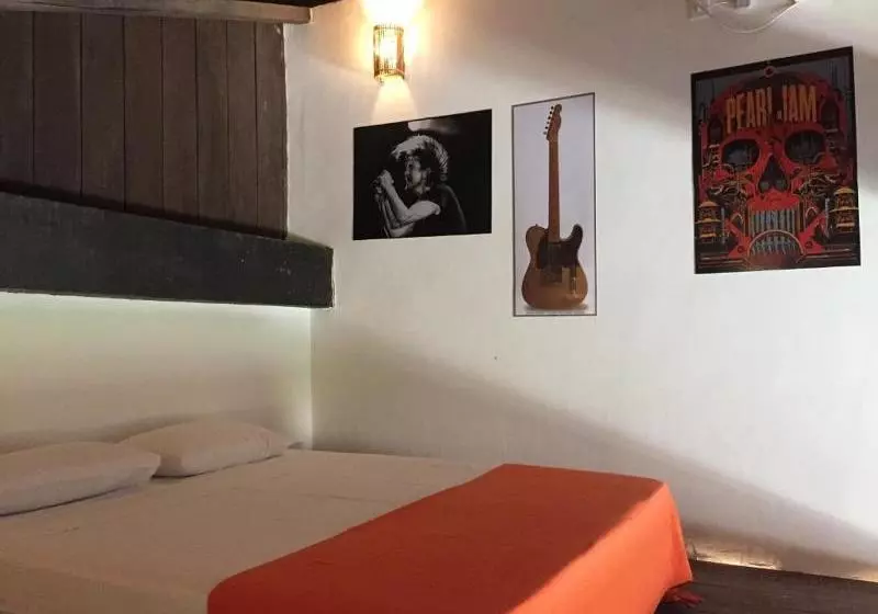 Hotelli Casa Larrosa Itaúna Adults Only