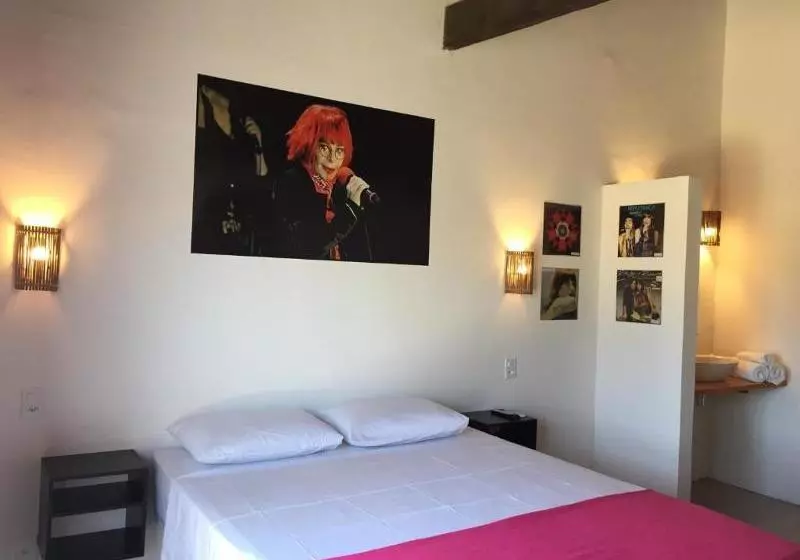 Hotelli Casa Larrosa Itaúna Adults Only