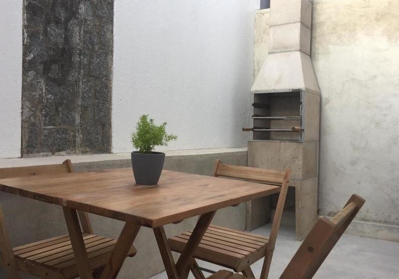 Отель Casa Larrosa Itaúna Adults Only