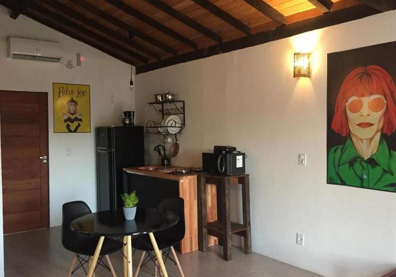 Отель Casa Larrosa Itaúna Adults Only