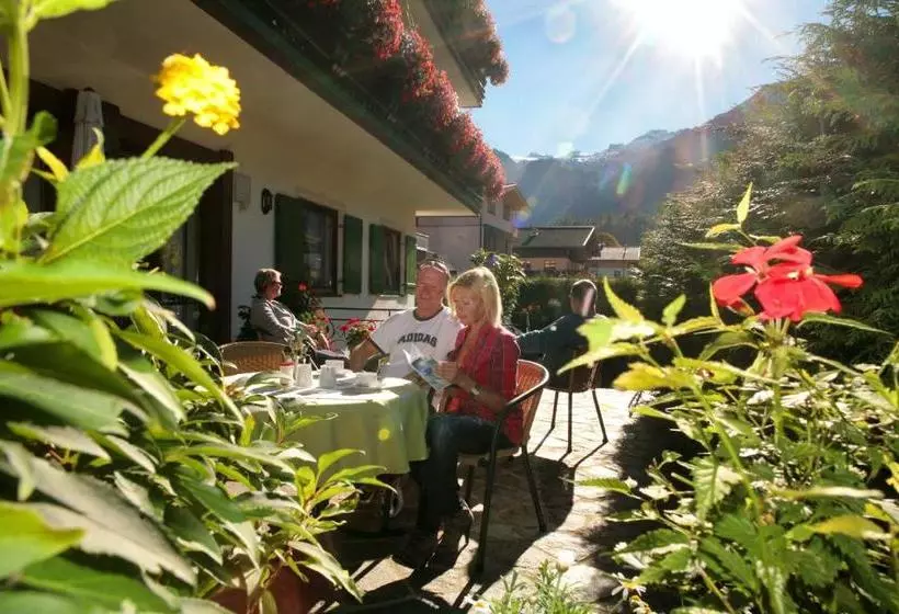 هتل Pension Katharinenhof