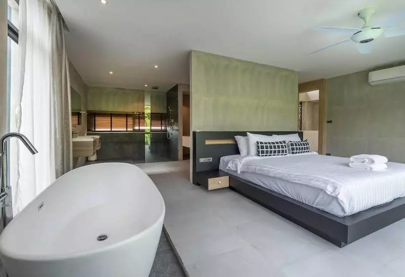 Luxury 3 Bedroom Pool Villa Angle