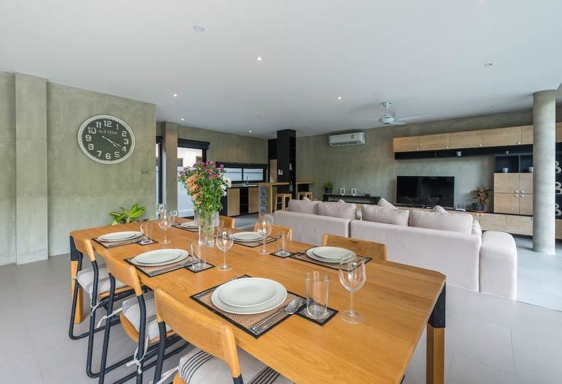 Luxury 3 Bedroom Pool Villa Angle