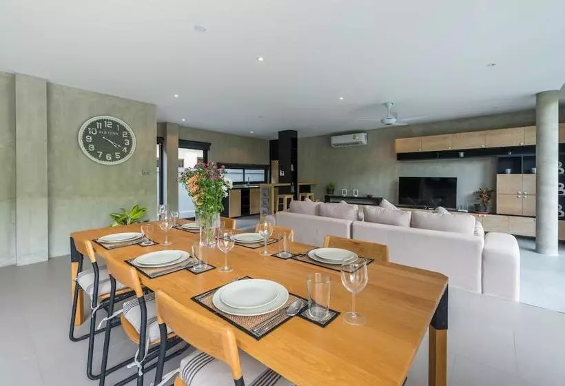 Luxury 3 Bedroom Pool Villa Angle
