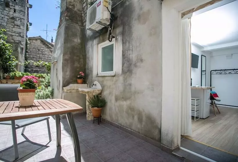 پانسیون Guest House Mendi