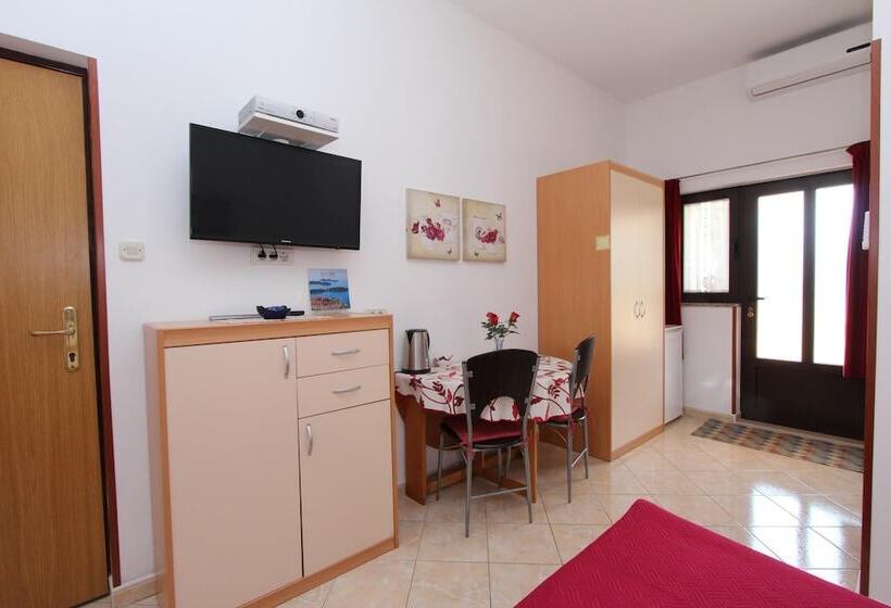 펜션 Guests House Lea