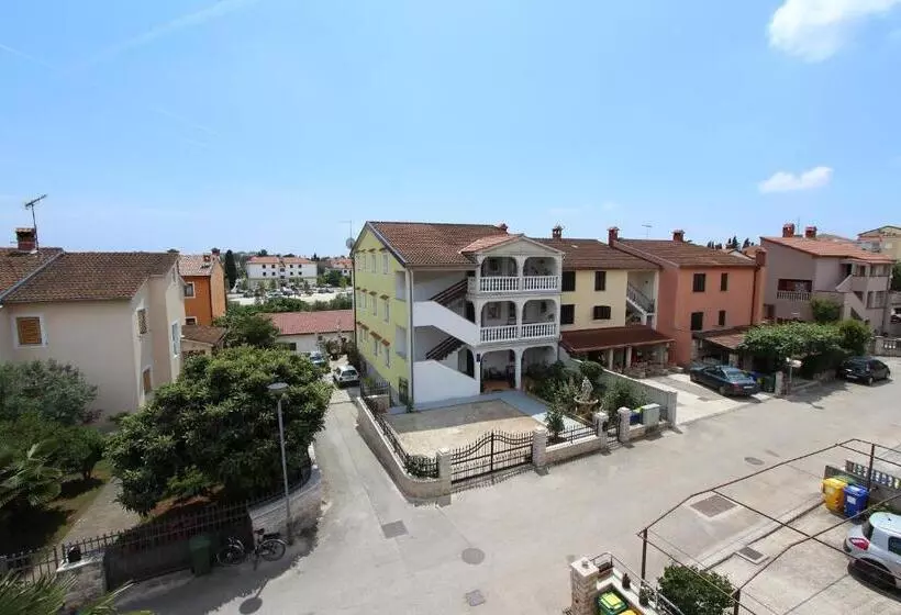 ペンション Guests House Lea