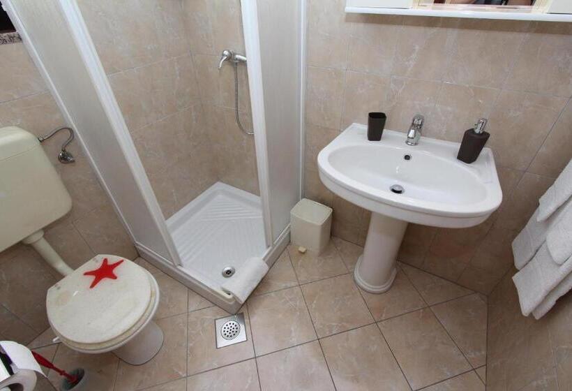 펜션 Guests House Lea