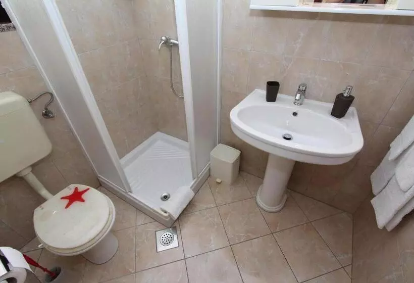 ペンション Guests House Lea