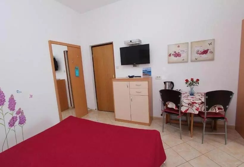 ペンション Guests House Lea