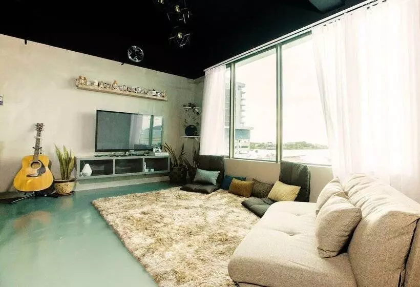 ホテル Homy Seafront Hostel
