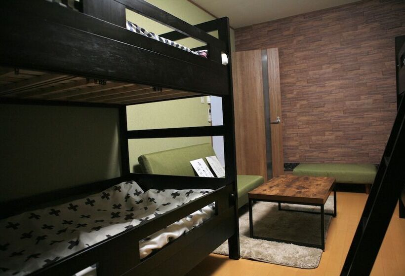 Maru House   Hostel