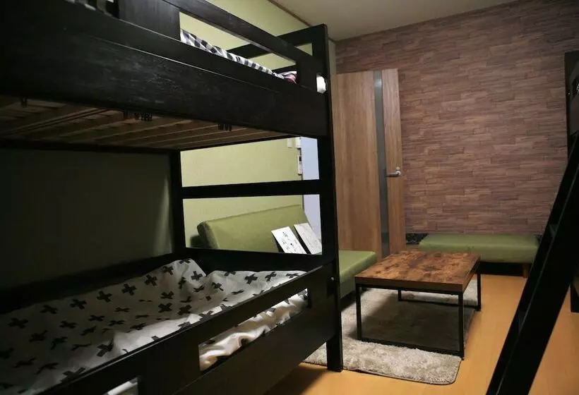 Maru House   Hostel