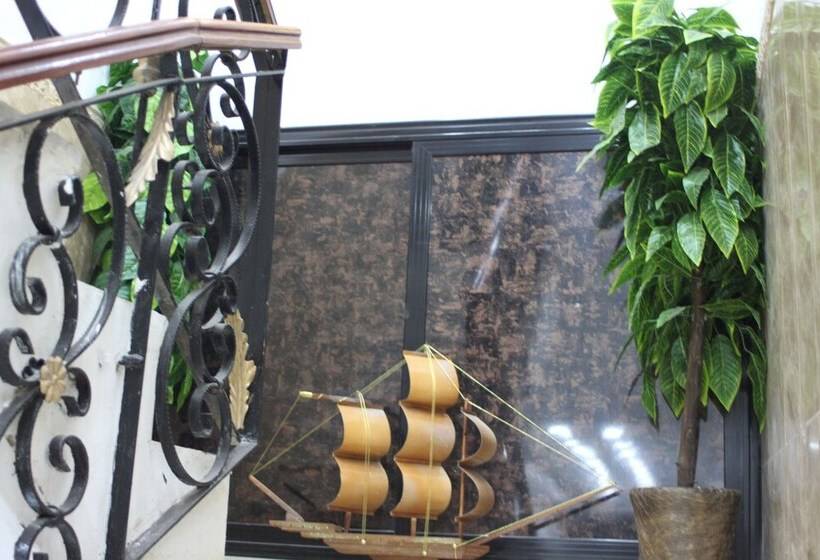 هتل Hostel Le Coin D Or