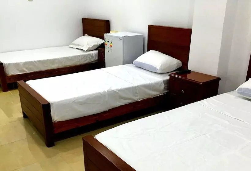 هتل Hostel Le Coin D Or