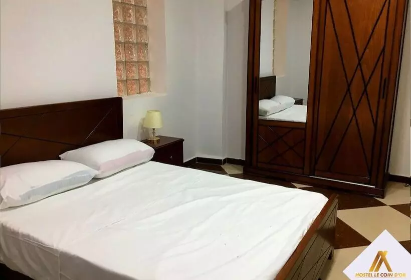 هتل Hostel Le Coin D Or