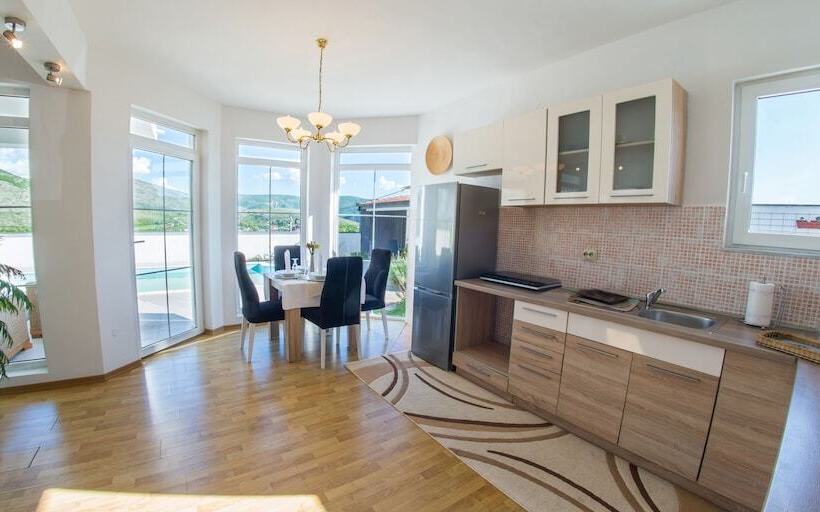 Luxury Villa Horizon