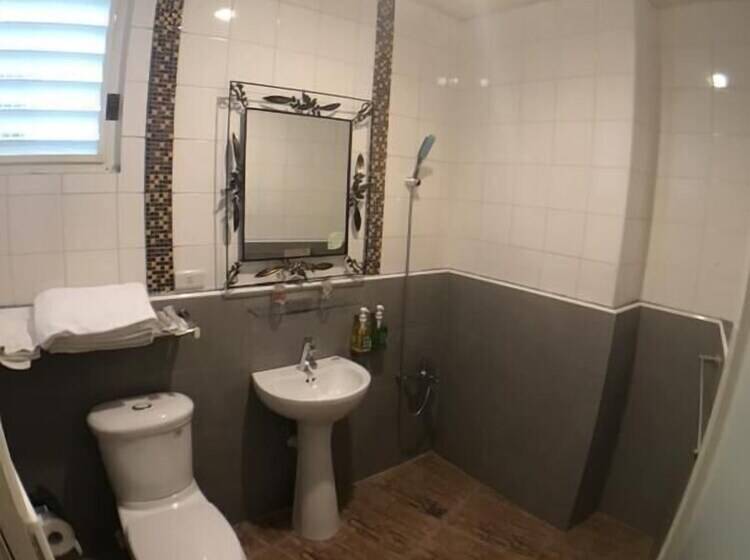 پانسیون Rainbow House