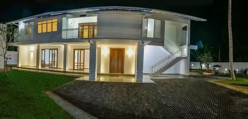 Ricco Tara