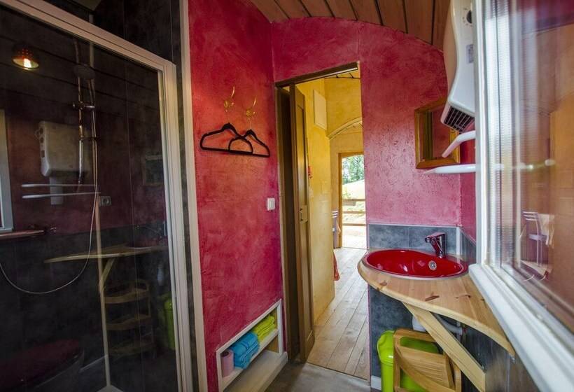 Bed and Breakfast L Ecrin Du Segala La Roulotte