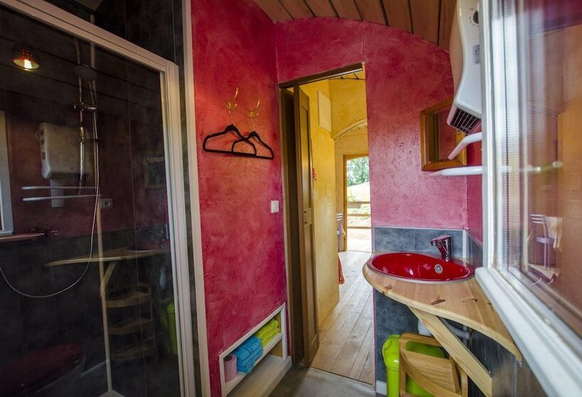 Bed and Breakfast L Ecrin Du Segala La Roulotte