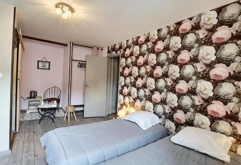 ベッドアンドブレックファースト Maison De Ville Au Pied De La Montagne Noire