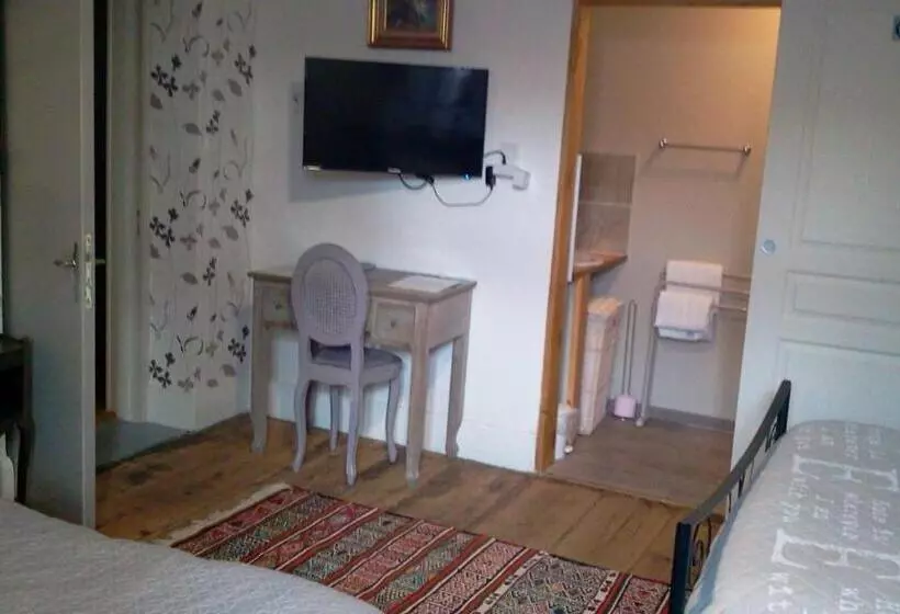 ベッドアンドブレックファースト Maison De Ville Au Pied De La Montagne Noire