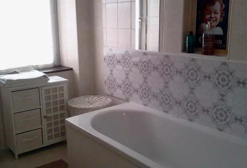 ベッドアンドブレックファースト Maison De Ville Au Pied De La Montagne Noire