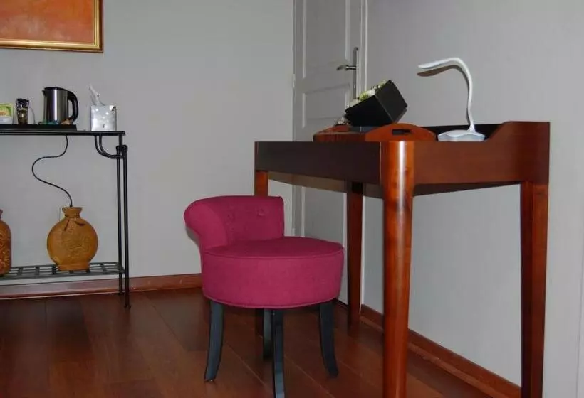 Aamiaismajoitus (B&B) Mas De La Respelido