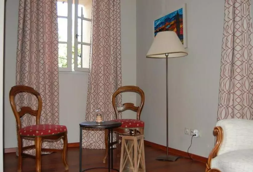 Aamiaismajoitus (B&B) Mas De La Respelido