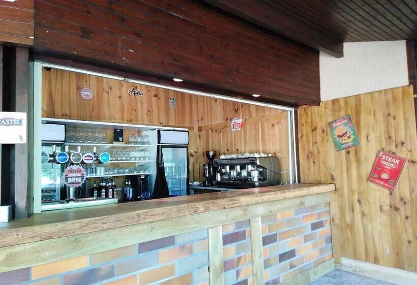 فندق Camping Aubeterre Sur Dronne