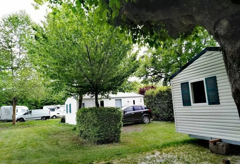 Hotelli Camping Aubeterre Sur Dronne