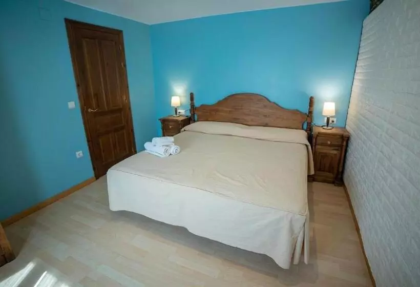 هتل Rural Los Cerezos De Yanguas