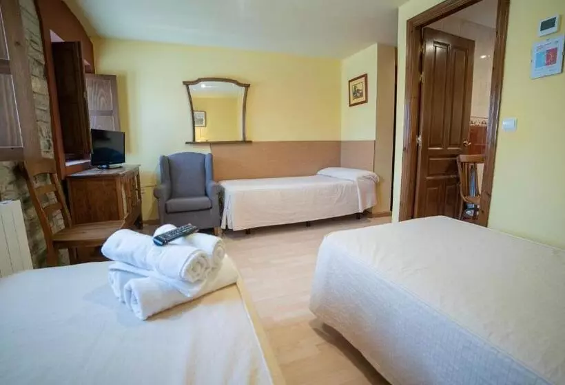 هتل Rural Los Cerezos De Yanguas