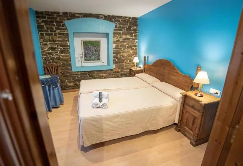 هتل Rural Los Cerezos De Yanguas