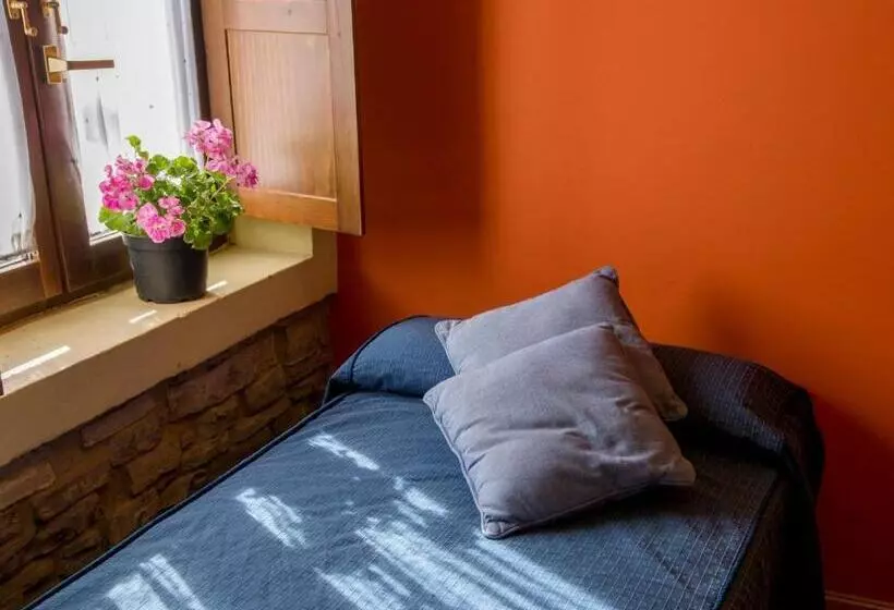 هتل Rural Los Cerezos De Yanguas