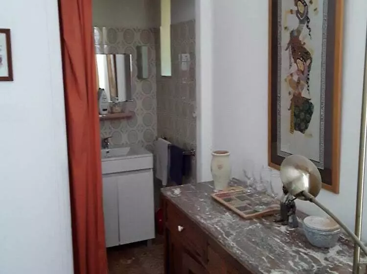 B&b La Tour D Augusta