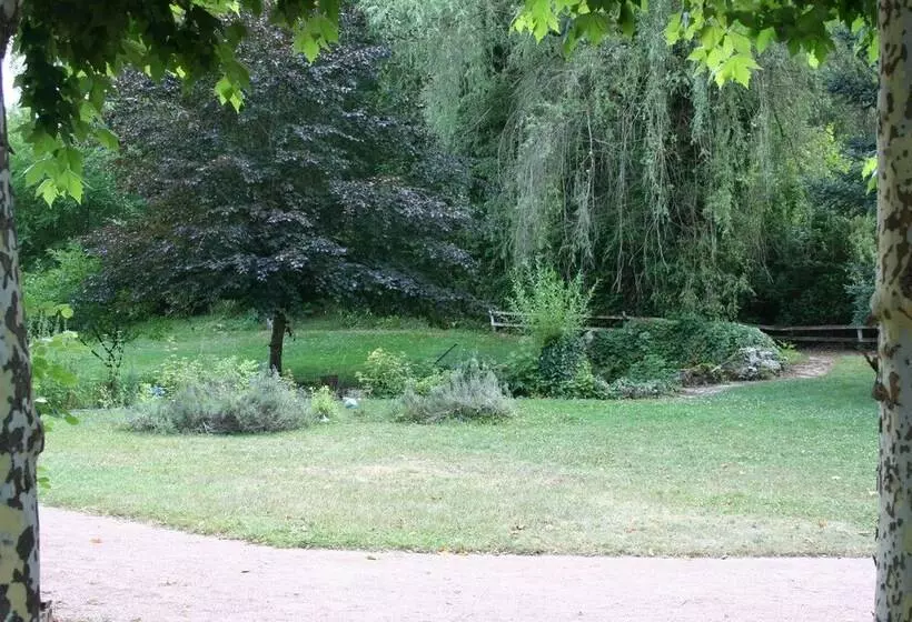 Aamiaismajoitus (B&B) La Petite Suisse Bourguignonne